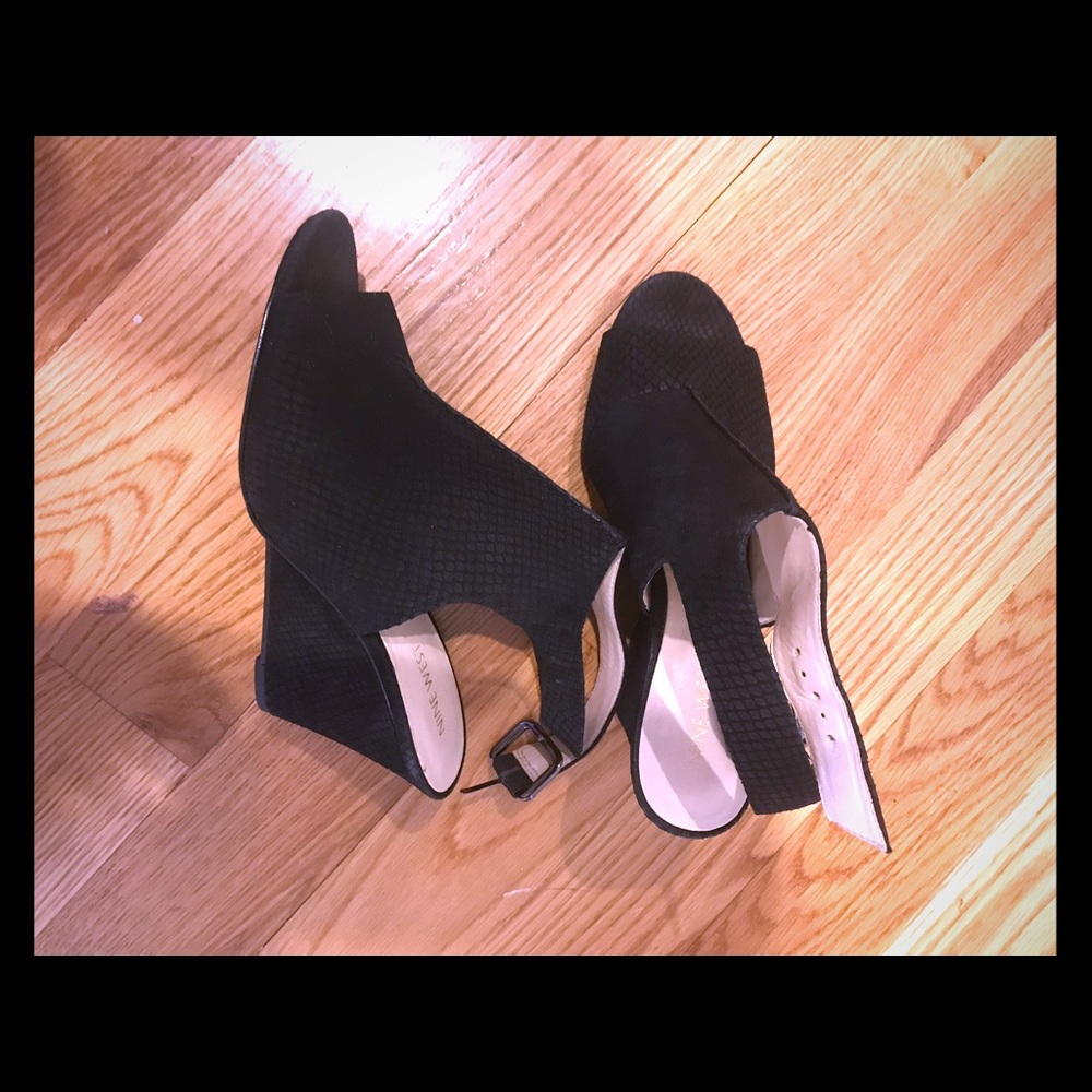 Gently worn Size 8.5 Nine West Shoes